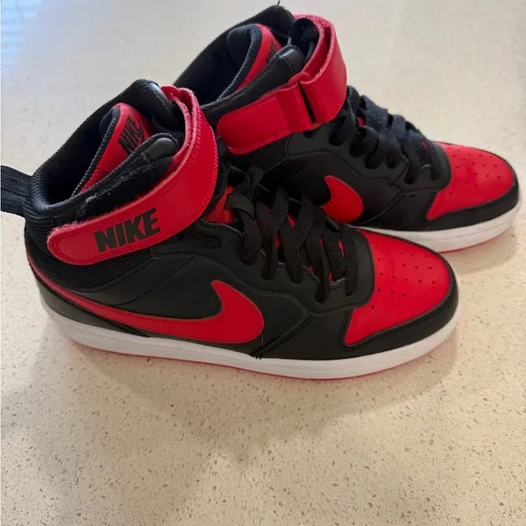 Nike Kids Black and Red Sneakers - Picture 3 of 6